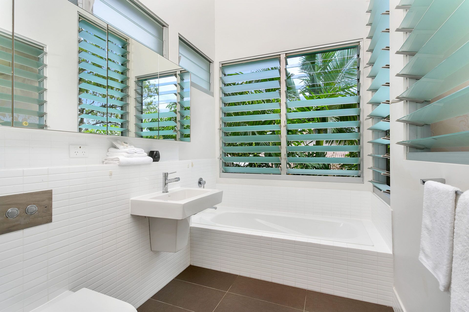 Trinity Views 4BR Designer Home - Wifi