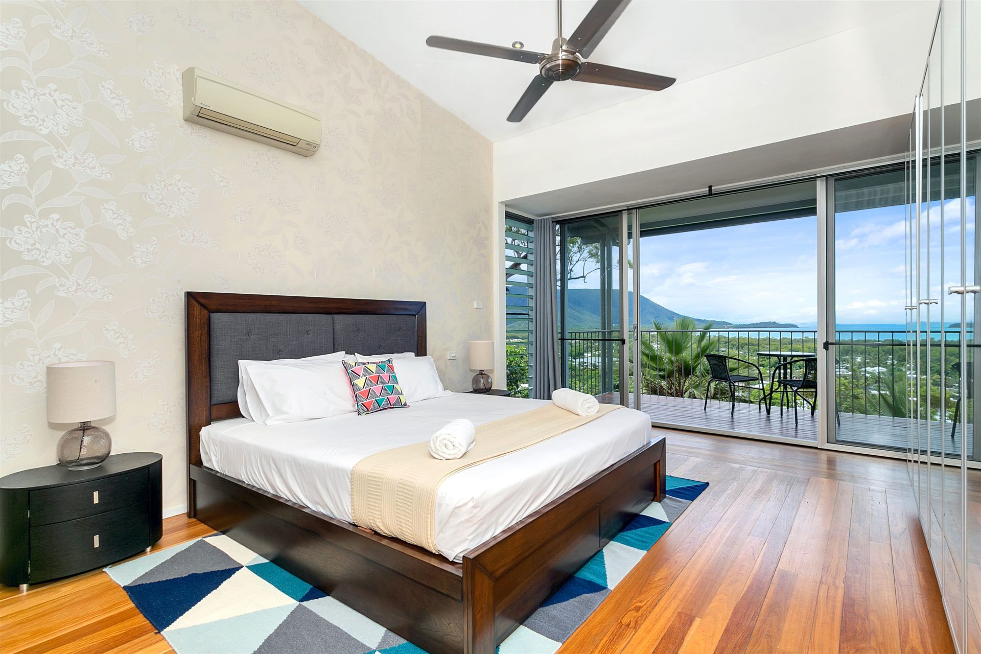 Trinity Views 4BR Designer Home - Wifi