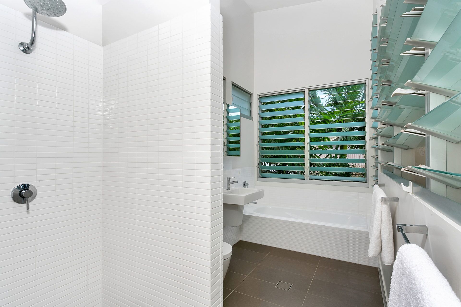 Trinity Views 4BR Designer Home - Wifi