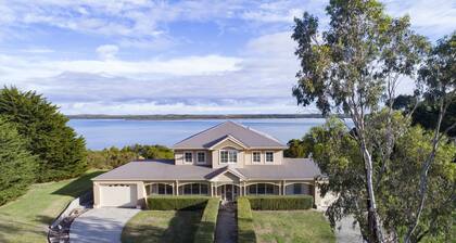 Waterview Estate - Free Wifi, Amazing Ocean Views