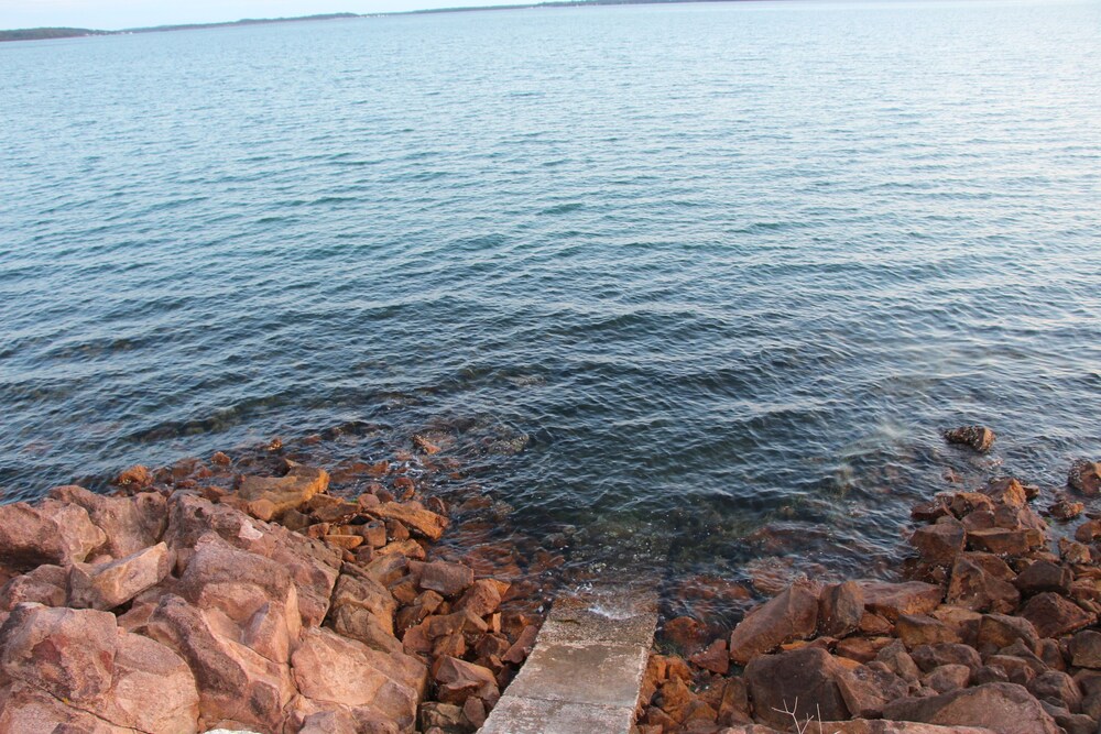 The Waterfront Cottage of Port Stephens Deals & Reviews (North Arm