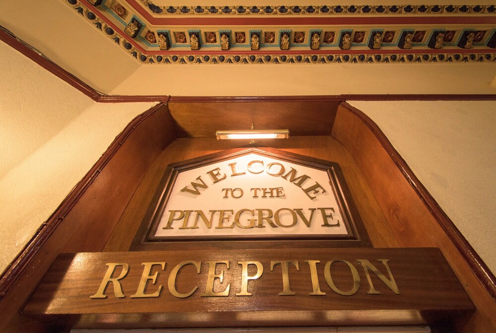 Pinegrove Hotel