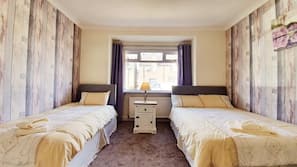 Laptop workspace, blackout curtains, iron/ironing board, free WiFi
