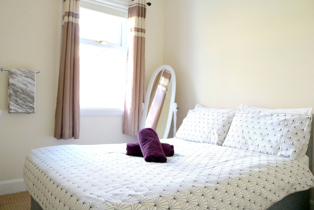 Spacious Serene Retreat in Highlands