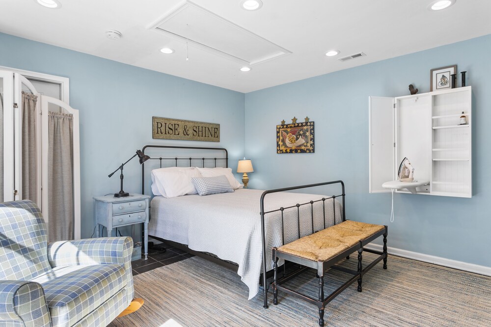 Private Cottage in Historic Yorktown (at Yorktown Cottages), Yorktown