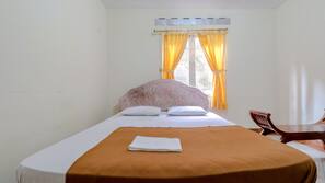 Desk, linens