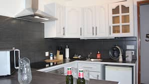 Fridge, microwave, oven, hob