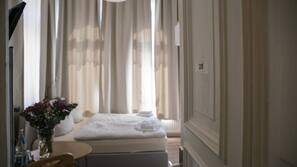 Bügeleisen/Bügelbrett, kostenpflichtige Babybetten