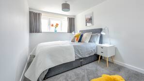 Schallisolierte Zimmer, kostenloses WLAN, Bettwäsche