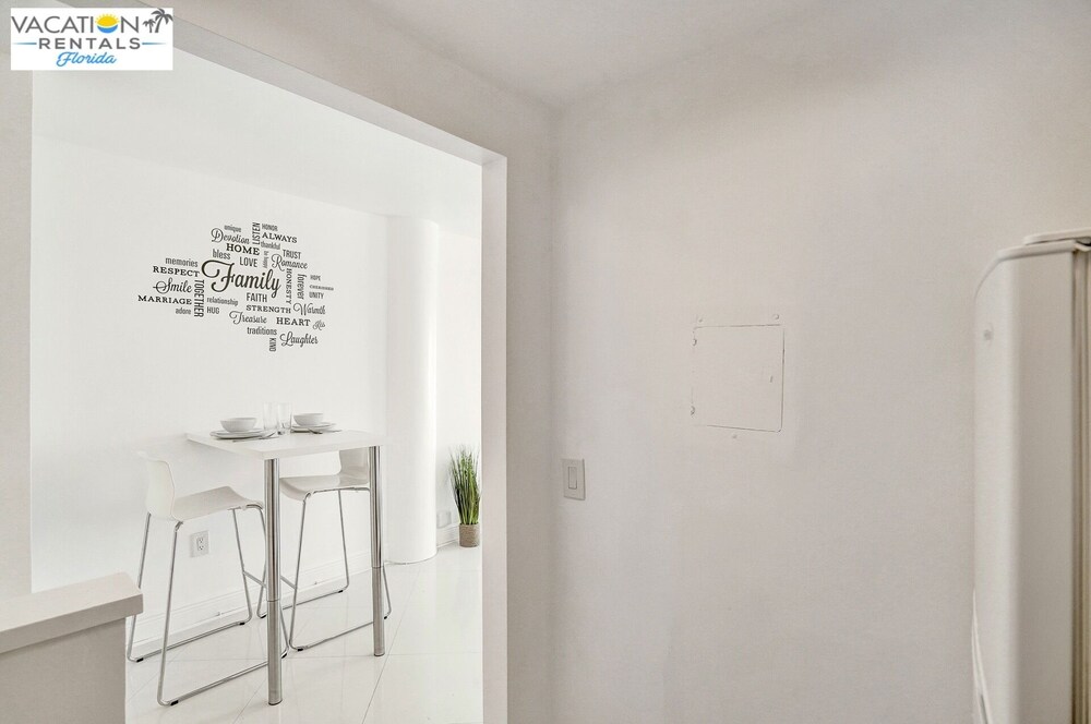 Perfect Gateway water view + pool access