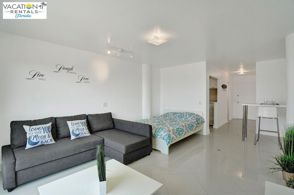 Perfect Gateway water view + pool access