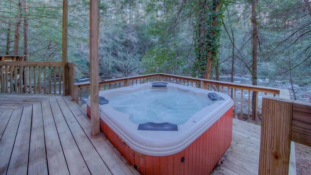 Riverbend Cottage Pet Friendly Riverfront Private Deck on the River Deals & Reviews