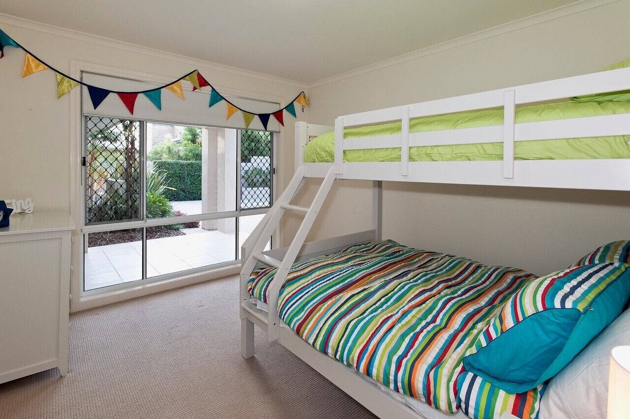 Mulloka Villa. Sunshine Coast - Absolute Waterfront. Private Infinity Pool