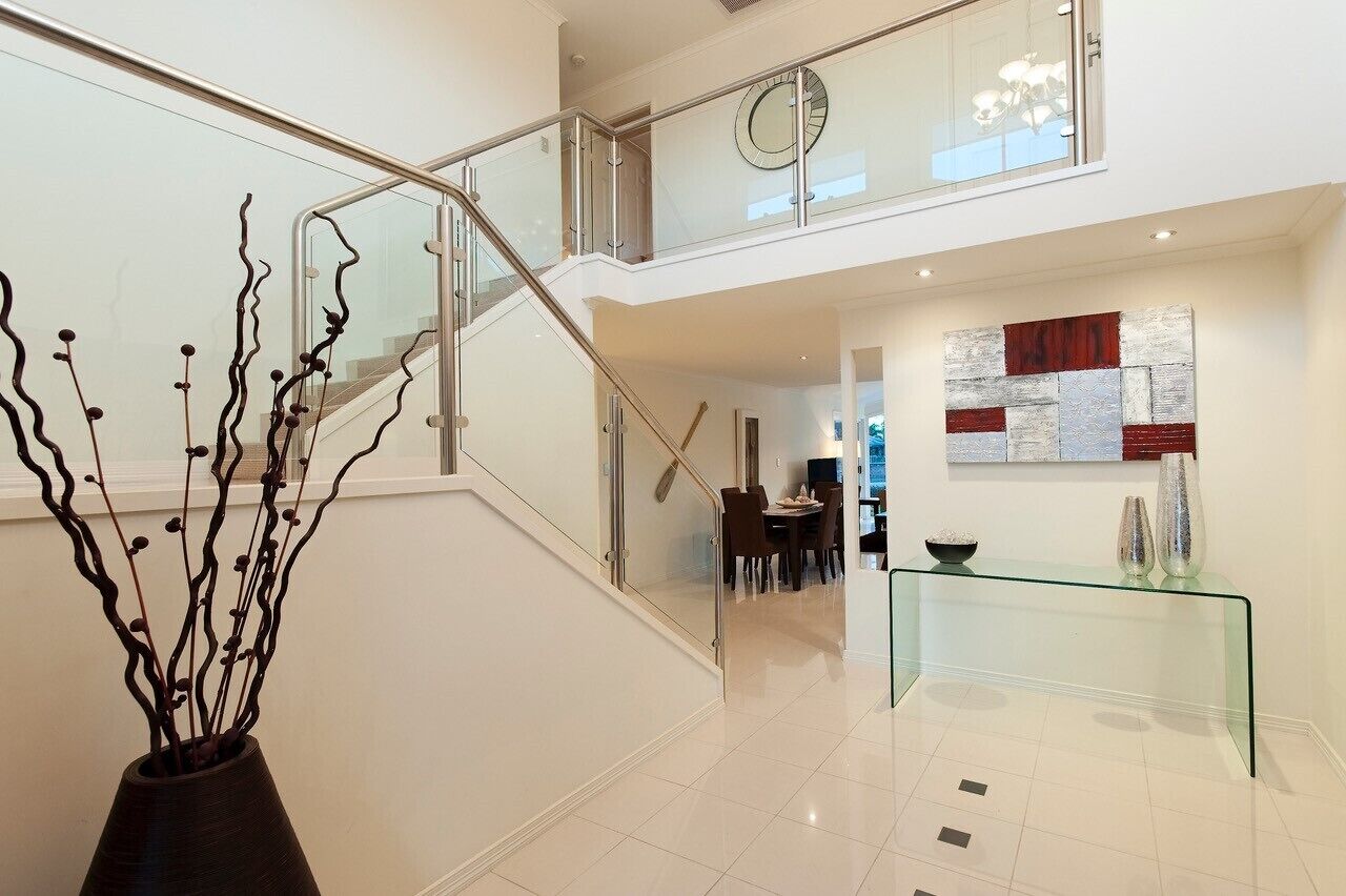 Mulloka Villa. Sunshine Coast - Absolute Waterfront. Private Infinity Pool