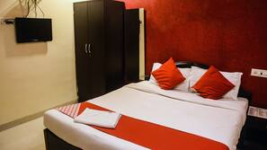 Blackout curtains, soundproofing, free WiFi