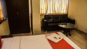 Blackout curtains, soundproofing, free WiFi