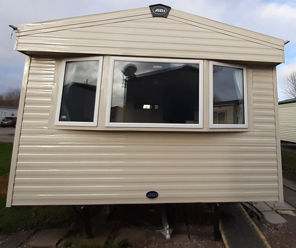 Felixstowe beach holiday park caravan/mobile home Deals & Reviews
