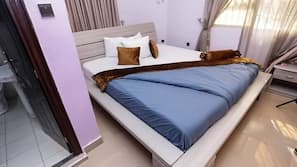 In-room safe, free WiFi, bed sheets