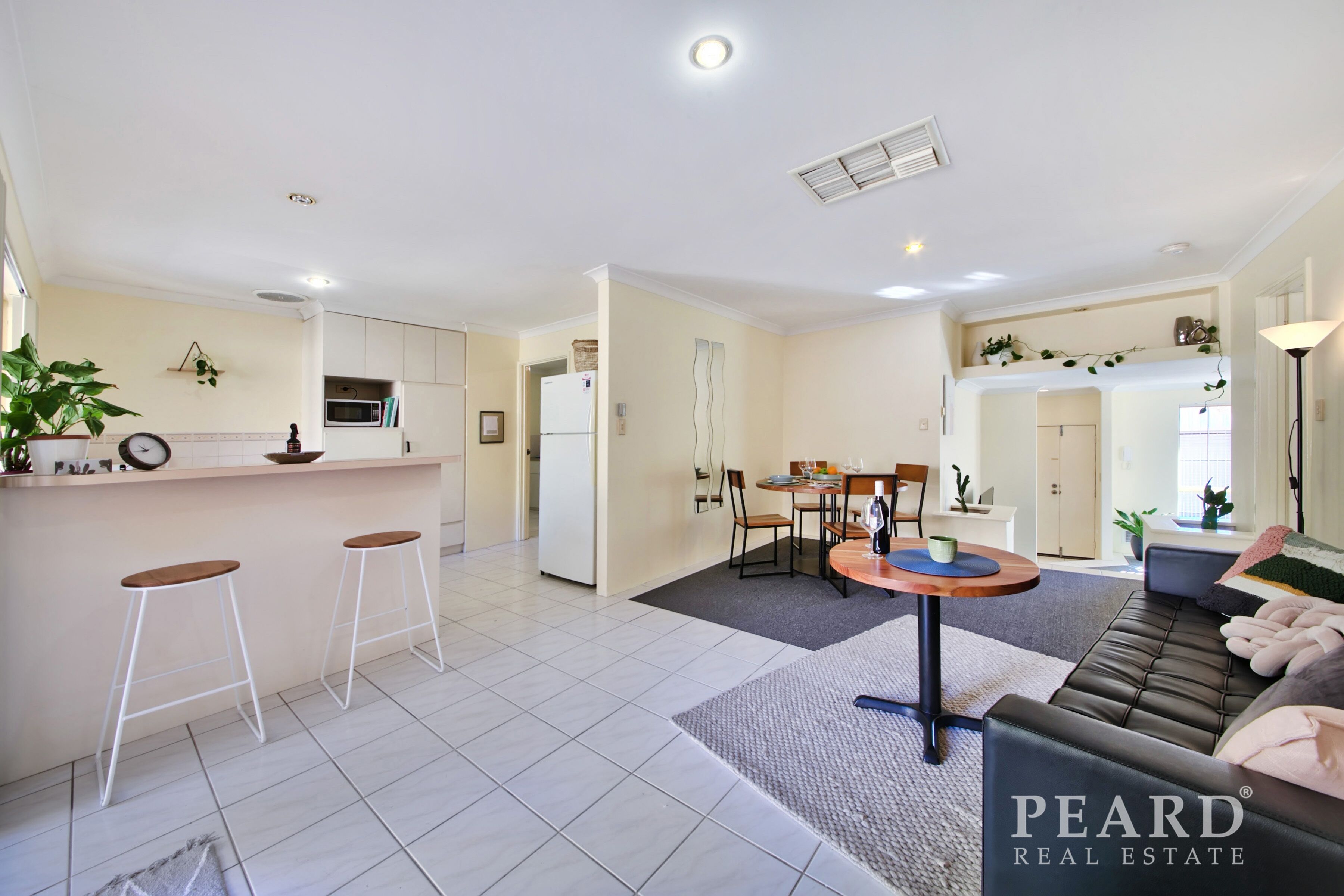 Scarborough Beach, Perth - Sun & Surf Villa