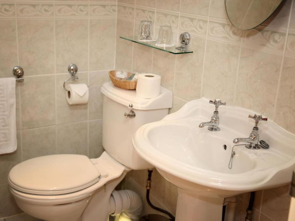 Bathroom, The Oriel Hotel 