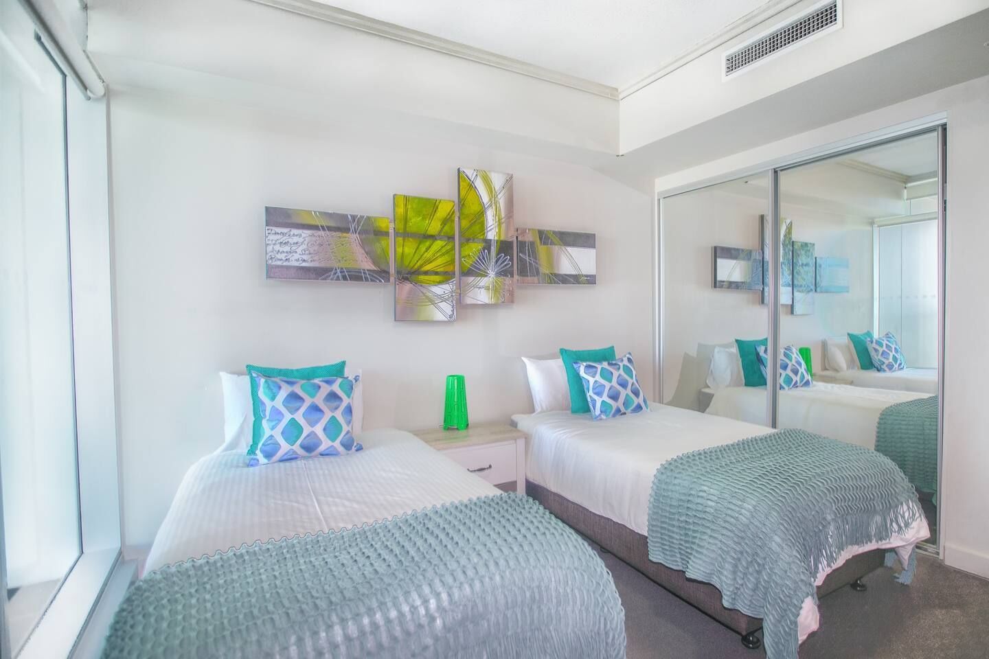 Fabulous 2 Bedroom Apartment in City+parking&wifi