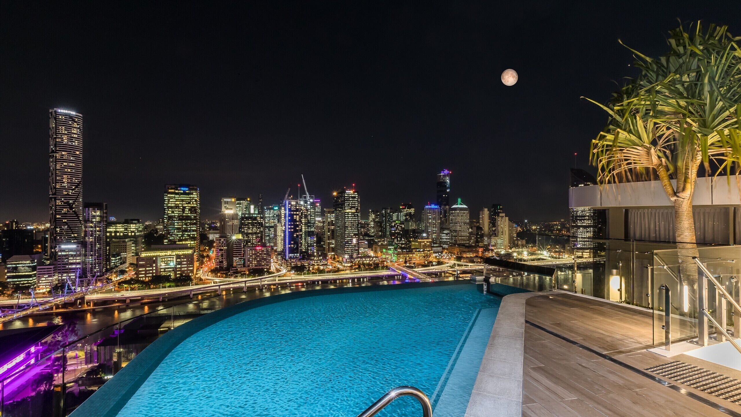 Elegant Water Front Apartment+parking@south Bank