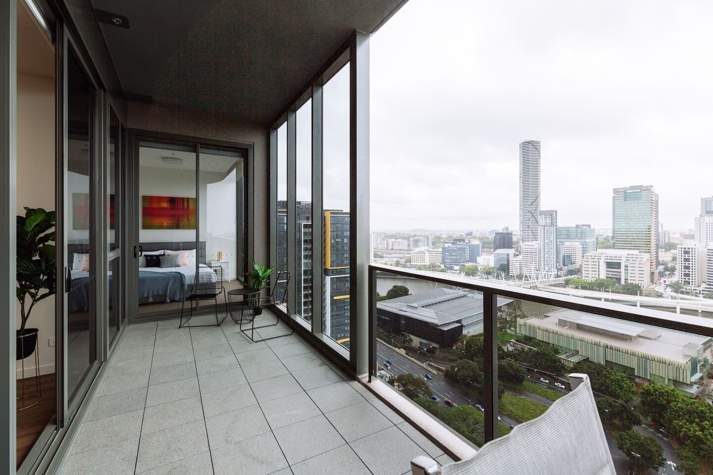 SKY-HIGH, MILLION DOLLAR$ PENTHOUSE @ SOUTH BANK