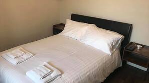 Free WiFi, linens