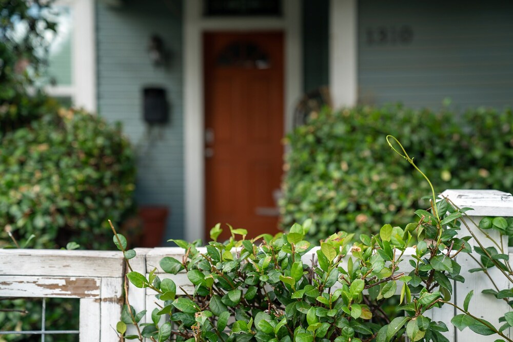 Historic 1st Ward Home Close to bus minutes Houston Vrbo