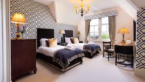 10 bedrooms, iron/ironing board, Internet, linens