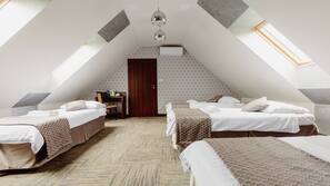 Iron/ironing board, free WiFi, linens, wheelchair access