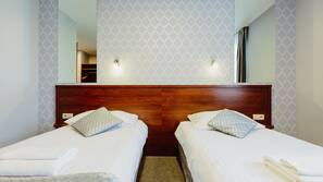 Iron/ironing board, free WiFi, linens, wheelchair access