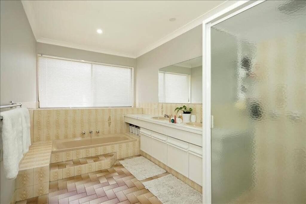 Suburban Luxury3br Villafamily Friendlyfree Wifinetflix