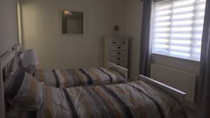 Iron/ironing board, free WiFi, linens