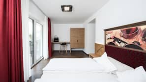 Zimmersafe, Verdunkelungsvorhänge, kostenloses WLAN, Bettwäsche
