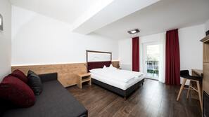 Zimmersafe, Verdunkelungsvorhänge, kostenloses WLAN, Bettwäsche