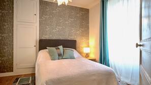 1 chambre, fer et planche à repasser, accès Internet, draps fournis