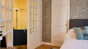 1 chambre, fer et planche à repasser, accès Internet, draps fournis