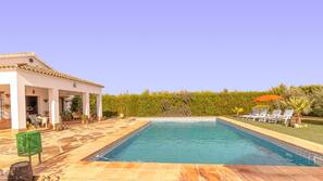 Piscine extérieure