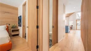 4 bedrooms, iron/ironing board, Internet, linens