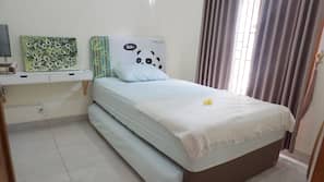 2 bedrooms, iron/ironing board, linens