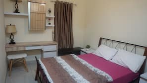 2 bedrooms, iron/ironing board, linens