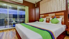 Iron/ironing board, free WiFi, linens