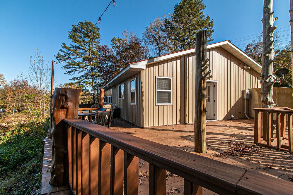 The Worley Rock Cabin on Current River Doniphan, MO, Doniphan Room