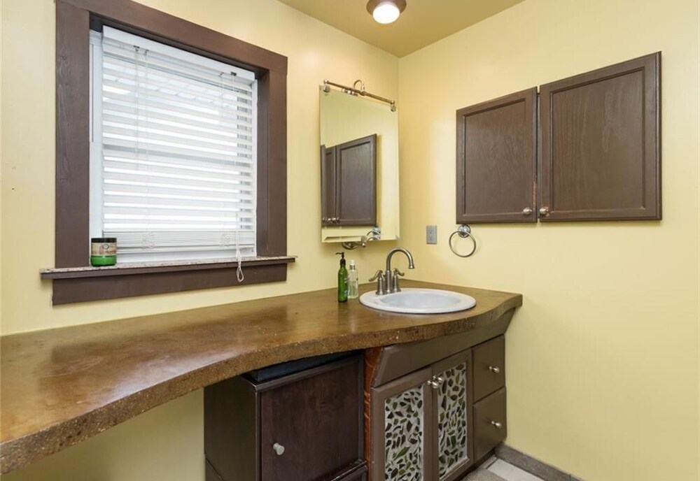 Home With Sauna Sleeps 7 Des Moines Vrbo