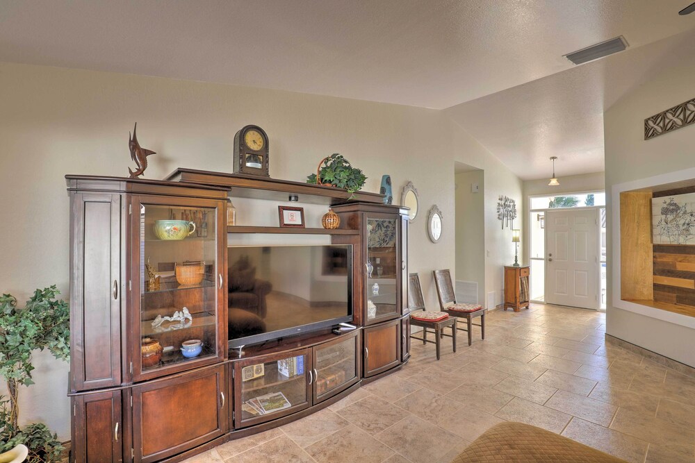 North Tucson Home w/ Patio by Catalina State Park!