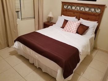 Cedar Palm 2 Bedroom Suite On The Beach Whitby 2020 Room