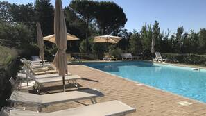 Piscine extérieure (ouverte en saison)