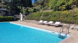 Piscine extérieure (ouverte en saison)