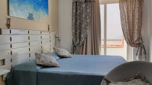 In-room safe, blackout drapes, linens